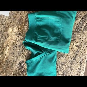 Figs Hunter Green scrub set